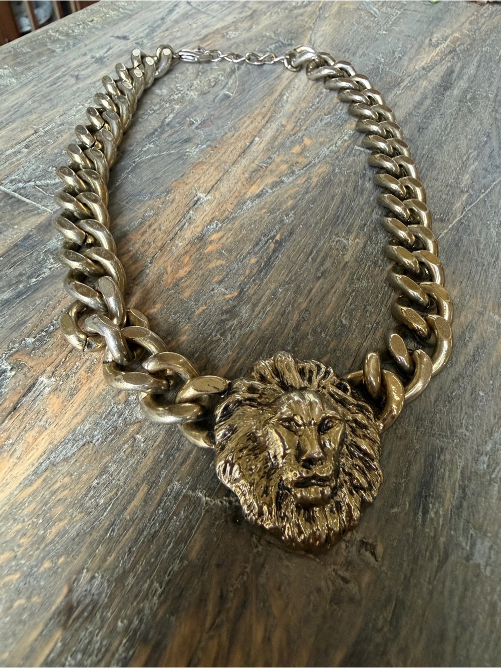 Vintage Lion Head Statement Necklace Chunky Gold Tone Curb Chain - Picture 6 of 7
